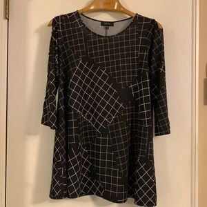 Comfy USA size small full cut Flowing top